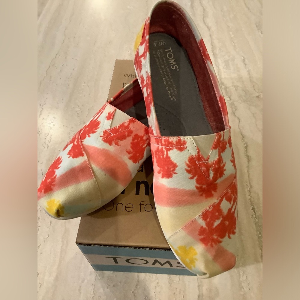 Tom’s Orange Palm Trees Slip On Shoes, 7.5